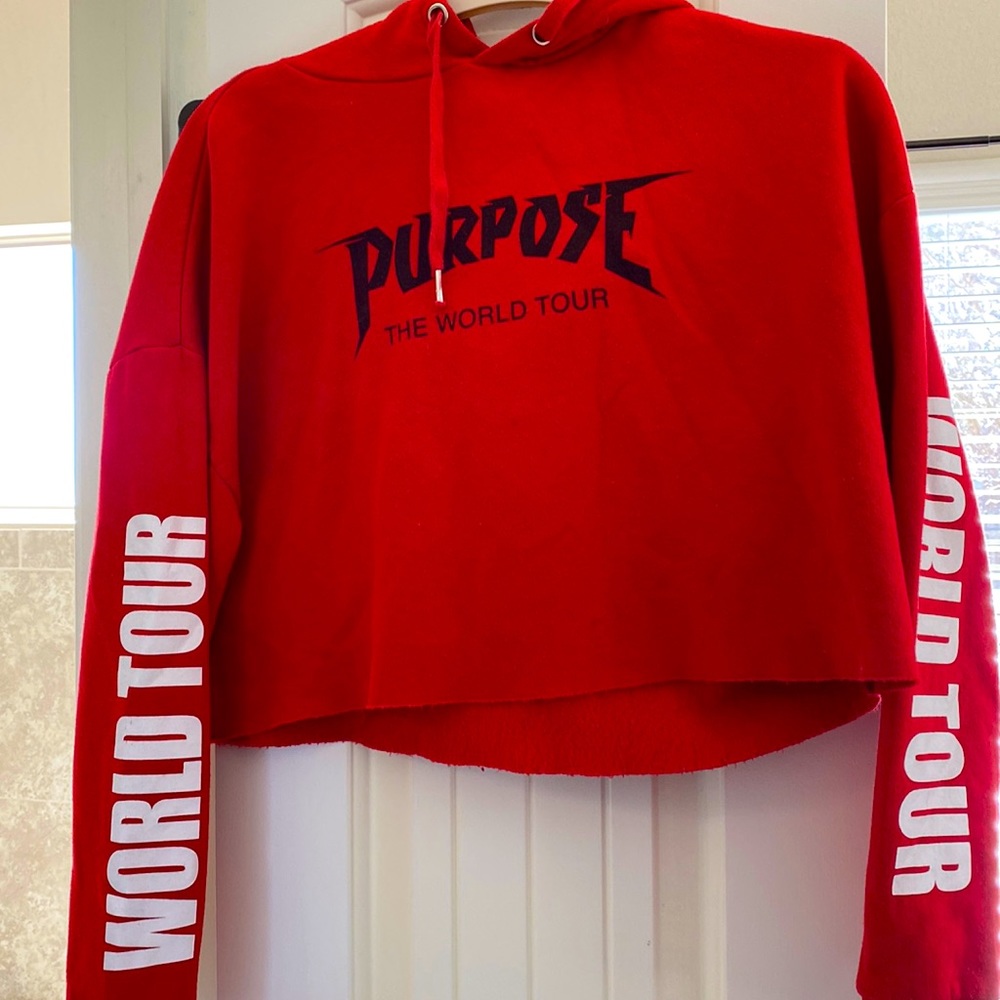 Red crop sweatshirt.
